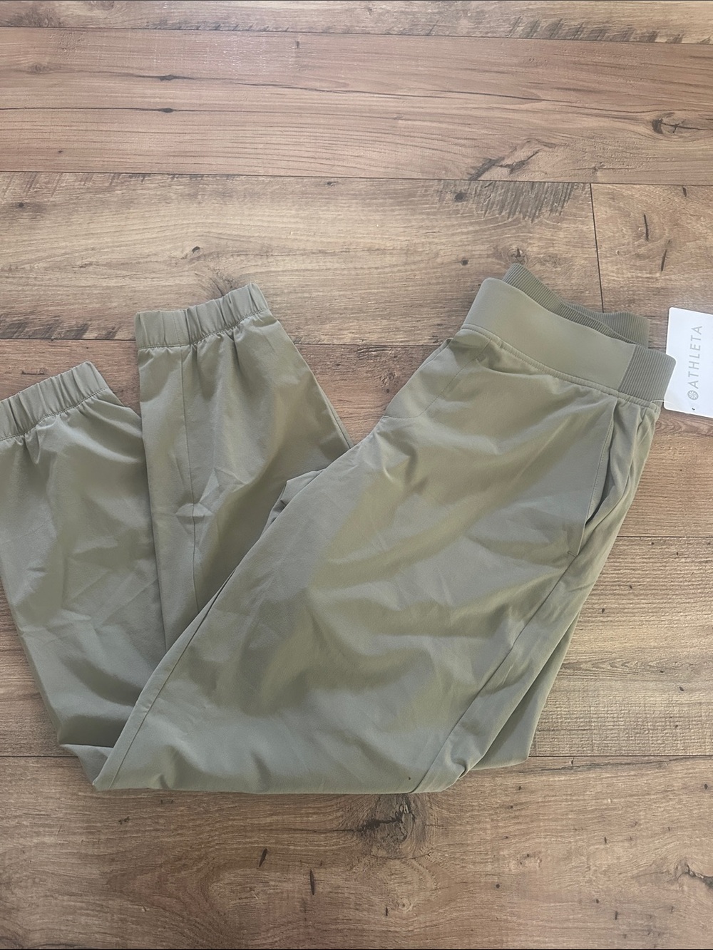 Athleta Men's Olive Cargo-Style Performance Joggers